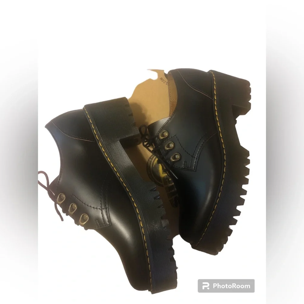 Dr.Martens Leona Lug Sole Platform Derby